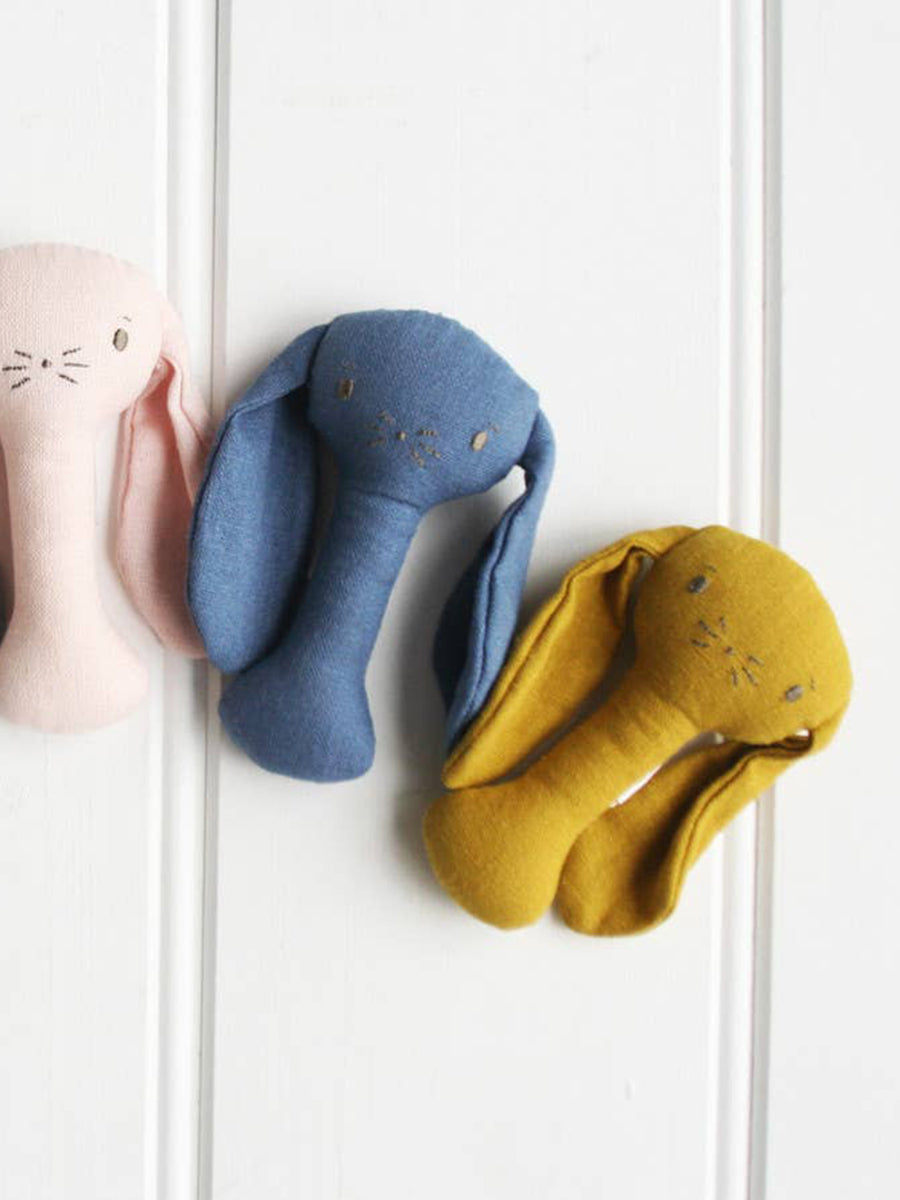 Bobby Bunny Rattle