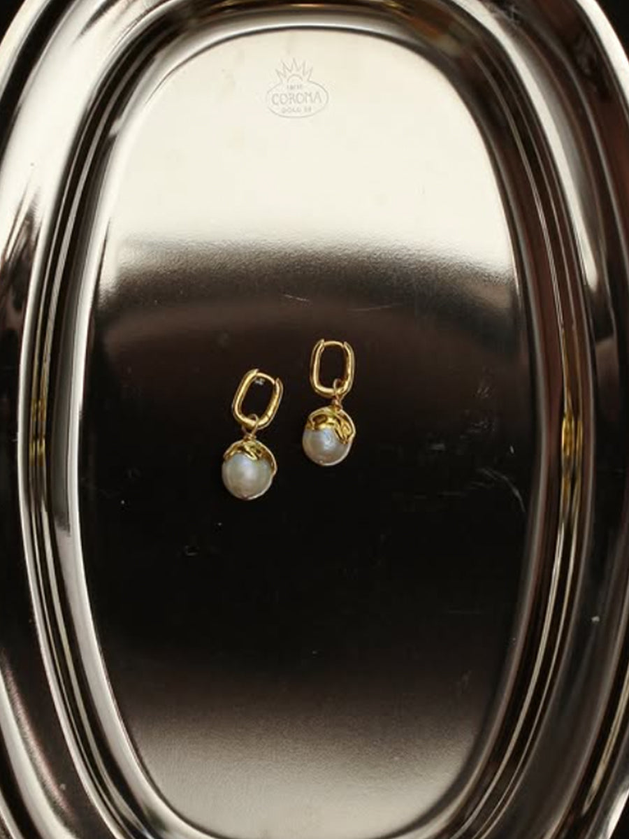 Pearl Drip Huggies Gold